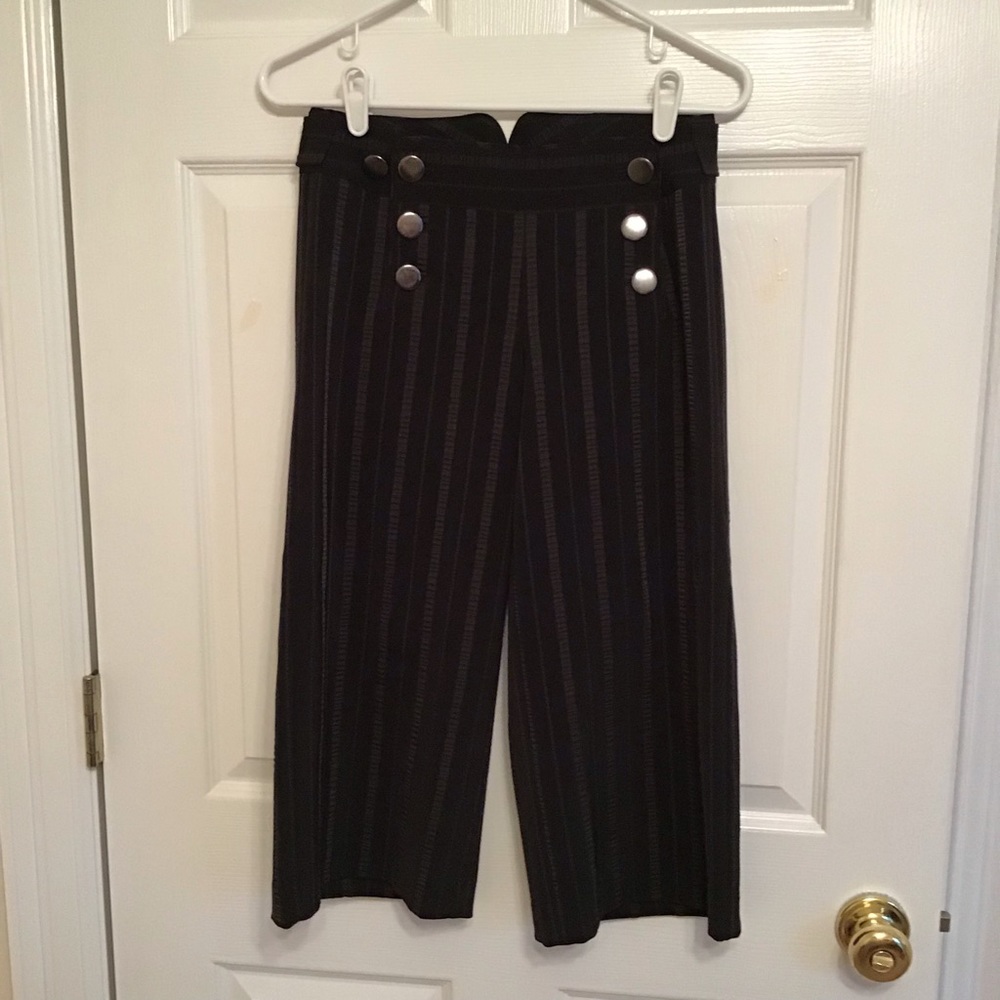 Express Capris